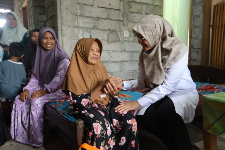 Program Rantang Kasih Pemkab Banyuwangi Bantu 3.000 Lansia Dhuafa