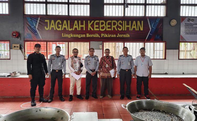 Kalapas Banjarmasin Sambut Kunjungan LPPOM MUI Kalsel Monitoring dan Evaluasi Bahan Makanan WBP Sesuai Standar Syariah Islam