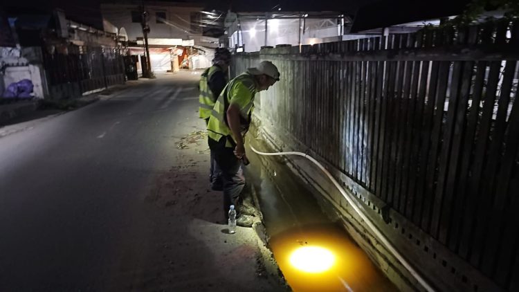 Petugas NRW PAM Bandarmasih Patroli Malam, Telusuri Titik Kebocoran