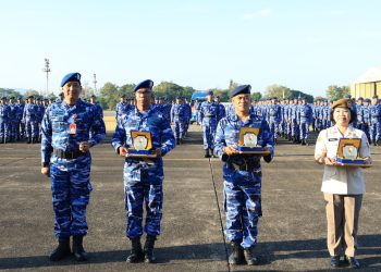 Danlanud Sultan Hasanuddin Berikan Penghargaan Kepada Prajuritnya Yang Berhasil Harumkan Nama Satuan