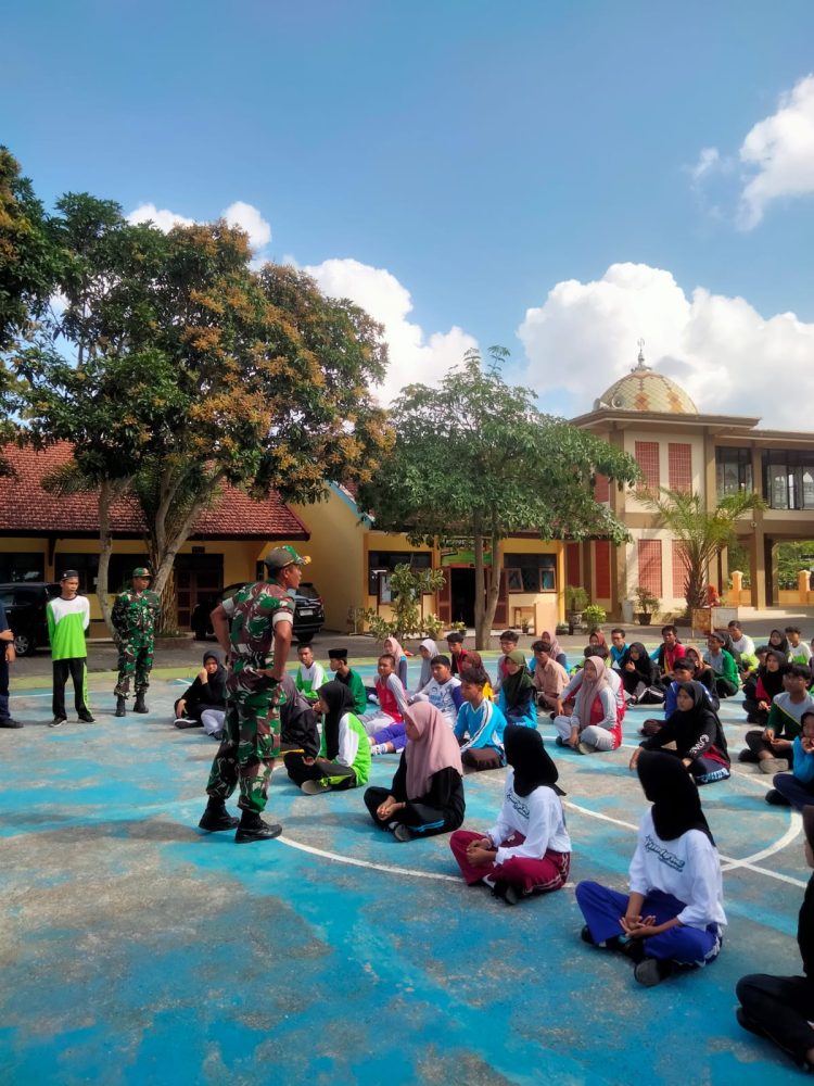 Babinsa Pos Ramil 0825/24 Siliragung, Bentuk Karakter Disiplin Peserta Matsama MAN 4 Banyuwangi