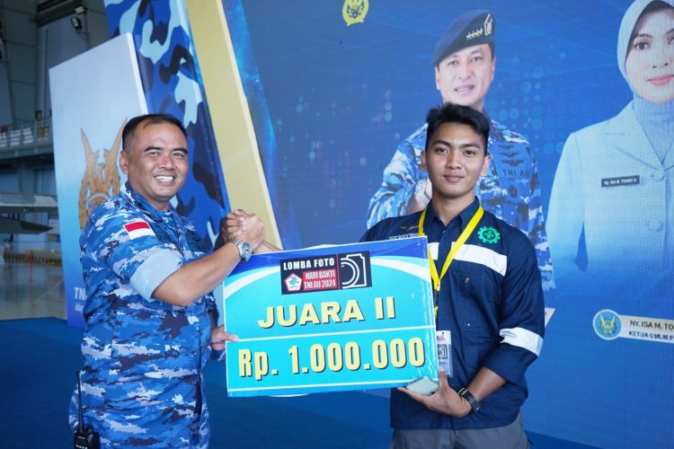 Siswa SMA Angkasa Lanud Sultan Hasanuddin Raih Juara Satu Lomba Fotografi pada Kegiatan Hari Bakti Ke-77 TNI AU