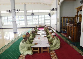 Tadarus Al-Qur’an di Masjid At-Taubah: Membangun Kepribadian Positif Warga Binaan Lapas Narkotika Karang Intan