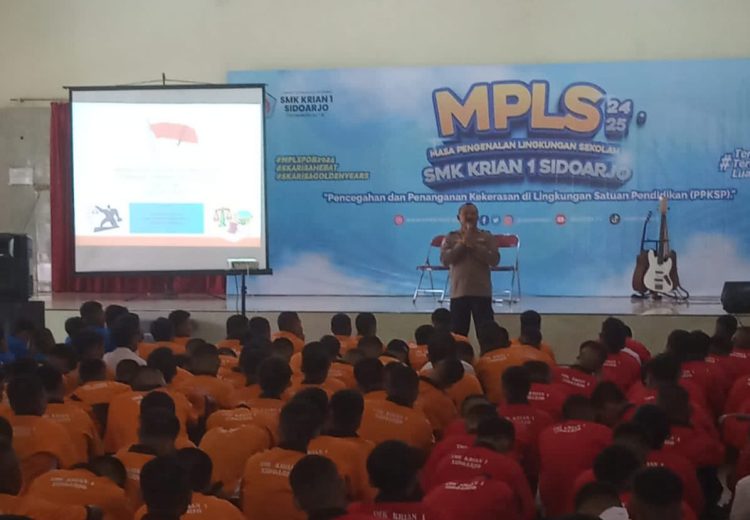 Cegah Perundungan, Kanit Binmas Polsek Krian Himbau Pelajar Tidak Takut Lapor
