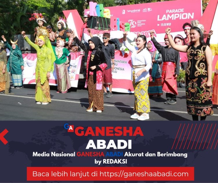 Ribuan Anak Muda Banyuwangi Berbusana Etnik Nusantara Ramaikan Karnaval Kemerdekaan