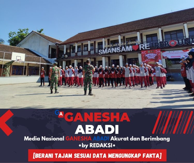 Babinsa Koramil 0825/16 Latih PBB Siswa SMAN 1 Glenmore