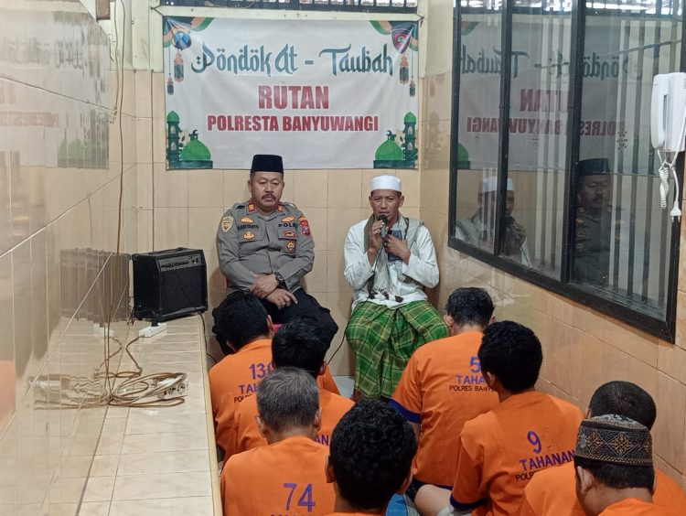 Polresta Banyuwangi Mengundang Ustad Untuk Pembinaan Mental Para Tahanan