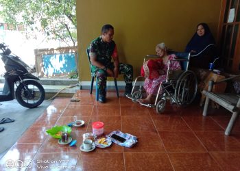 Babinsa Peduli, Bezuk Warga yang Sakit