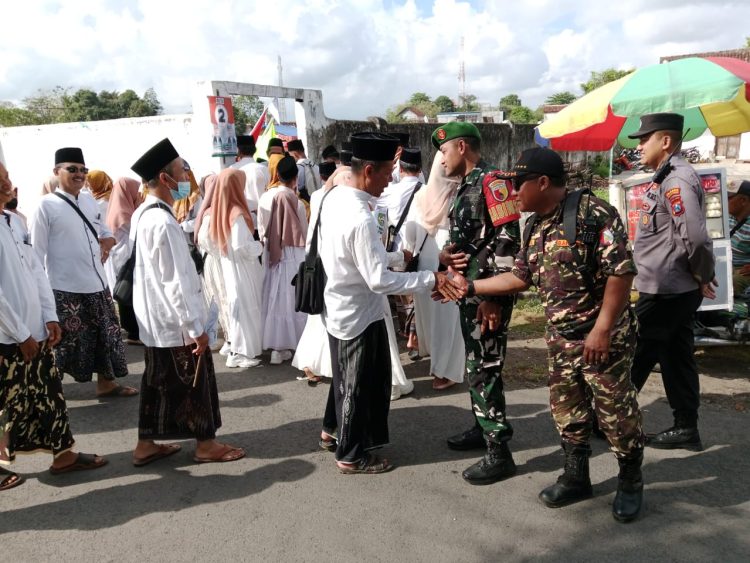 Memperingati Hari Santri 2024 di Adakan Kegiatan Jalan Sehat di Desa Kebaman