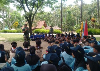 Koramil 0825/20 Songgon Bentuk Jiwa Kepemimpinan Remaja Melalui LDKS