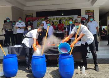 Ditresnarkoba Polda Jateng Tunjukkan Teknik Baru Musnahkan Sabu-Sabu Dengan Aman dan Efisien