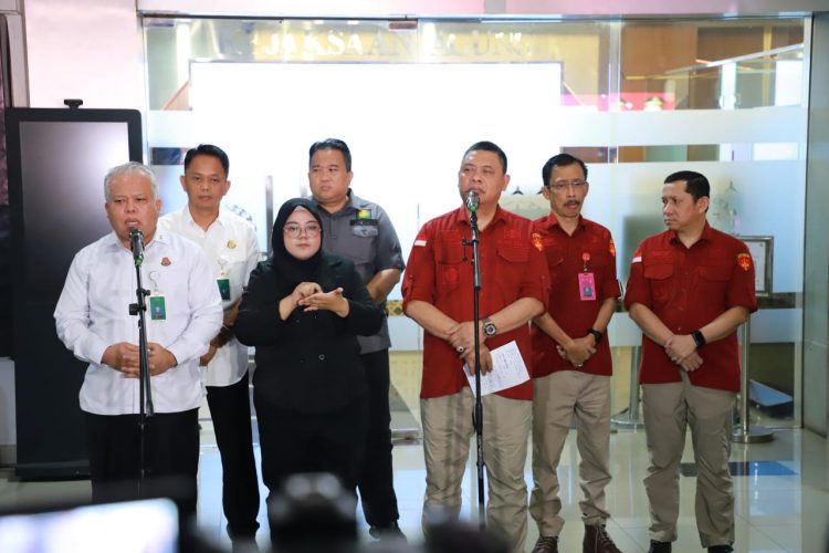 Kejagung Tahan 3 Hakim dan 1 Pengacara Terkait Suap dan Gratifikasi