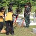 Sambut Hari Sumpah Pemuda, Polres Purbalingga dan Batalyon 406 Bakti Kebersihan di Makam Pahlawan
