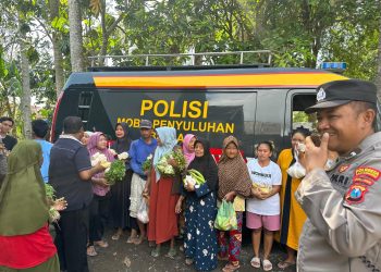 Mobil Sayur Kamtibmas Polresta Banyuwangi, Sosialisasi Pilkada 2024 Sambil Berbagi