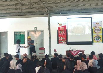 SMPN 1 Glagah Banyuwangi Adakan Study Lapangan di Pabrik Pengalengan Ikan PT Maya Muncar