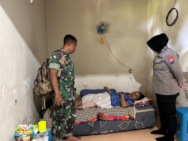 Bentuk Kepedulian Kesehatan Warga Babinsa 0825/01 Sobo Periksa Kesehatan Warga Binaan