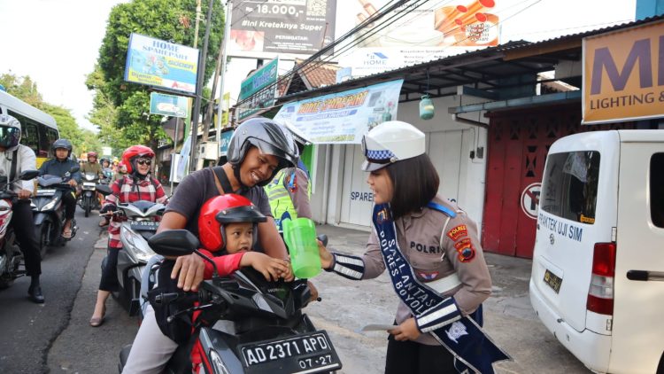 Polres Boyolali Gelar Ops Zebra Bersinergi dengan Dishub dan Samsat Berikan Sovenir