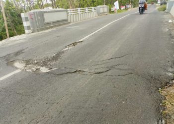 Jembatan Penghubung Utama Kecamatan (PUK) di Desa Sidomulyo Mengkhawatirkan 