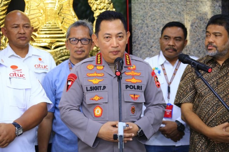Kapolri Apresiasi Upaya Menjaga Ruang Demokrasi Terima Audensi Para Buruh 