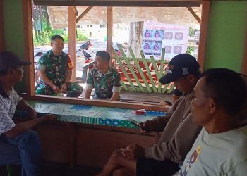 Babinsa Koramil 0825/09 Tegaldlimo, Ajak Warga Kalisari Jalin Keakraban