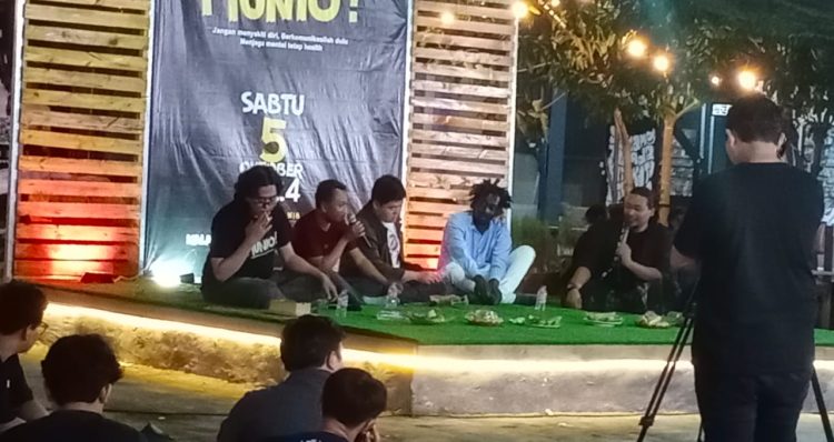 Undangan Terbuka Stikosa AWS di Acara MUNIO !