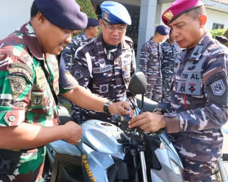 Pastikan Kendaraan Siap Operasi, Lanal Banyuwangi Gelar Apel Kendaraan Dinas