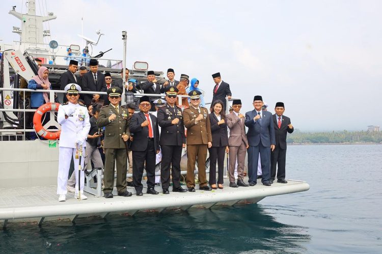 Peringati Hari Pahlawan, Dandim 0825/Banyuwangi Pimpin Ziarah Rombongan di Taman Makam Pahlawan
