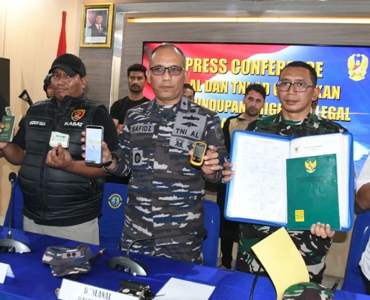 Tim SFQR Lanal Banyuwangi dan Kodim 0825 Berhasil Gagalkan Upaya Penyelundupan IMIGRAN ILEGAL