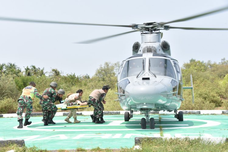 Pastikan Keamanan dan Kesiapan, Dankodiklatal Tinjau Gladi Serbuan Amfibi KERIS WOOMERA 2024 di Situbondo