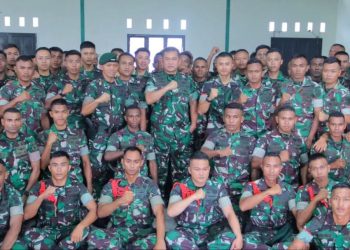 KASAD Jenderal TNI Maruli Simanjuntak Motivasi Prajurit Yonif 754 Kostrad dalam Kunjungan Kerja ke Papua