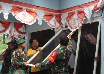 Kodim 0832 Surabaya Selatan Bersihkan Mushola Universitas Merdeka Surabaya: Tingkatkan Kepedulian dan Silaturahmi