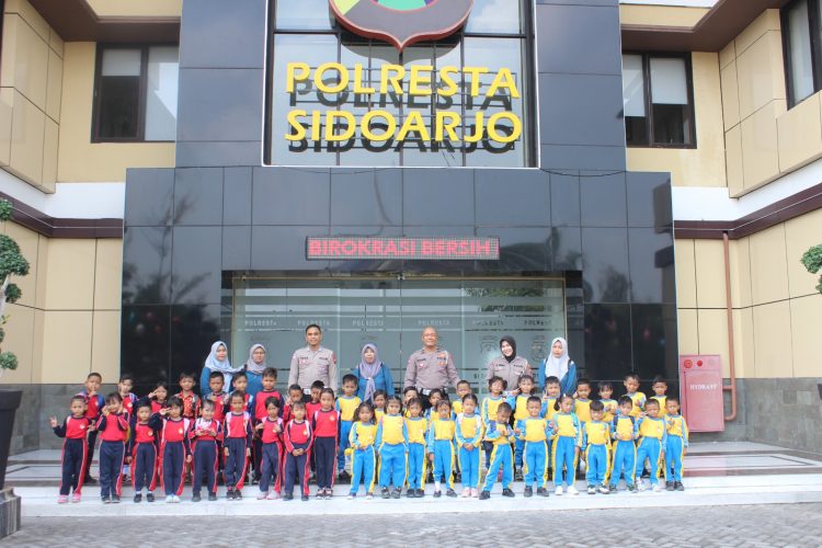 Satlantas Polresta Sidoarjo Edukasi Tertib Lalu Lintas Sejak Dini