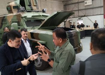 Irjen TNI Tinjau Produksi HMLTV untuk Satgas UNIFIL di UEA