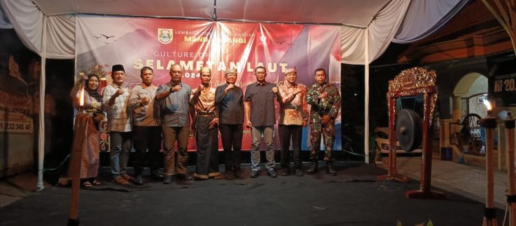 Dandim 0825 Hadiri Ritual Petik Laut 2024 Mandar Banyuwangi, Perkuat Tradisi dan Persatuan Warga