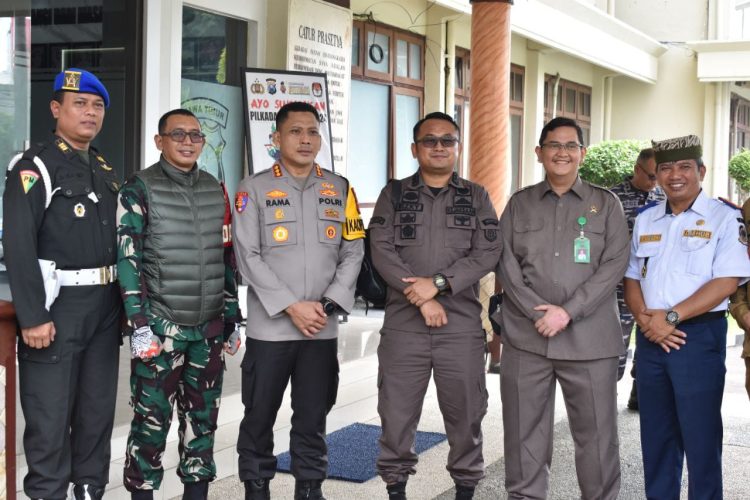 Dandim 0825/Banyuwangi Bersama Forkopimda Laksanakan Patroli Skala Besar Pengamanan Pilkada Serentak 2024