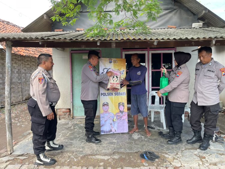 Polsek Sedati Gelar Jumat Berkah, Wujudkan Kamtibmas Kondusif Pasca Pilkada 2024