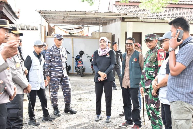 Dandim 0825/Banyuwangi dan Forkopimda Pantau Distribusi Logistik Pilkada di Kecamatan Genteng