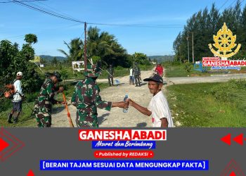 Yonif 751/VJS dan Warga Koya Barat Gotong Royong Bersihkan Jalan Umum