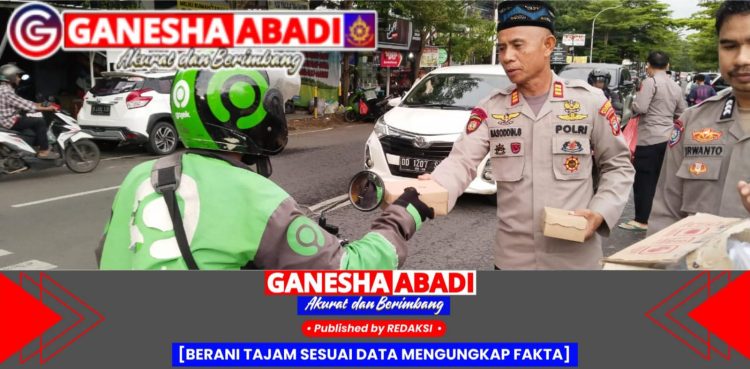 Polsek Mamajang Berbagi Takjil, Pererat Silaturahmi dengan Masyarakat