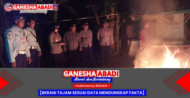 Polsek Sedati Grebek Arena Judi Sabung Ayam dan Dadu, Sarana Perjudian Dibongkar dan Dibakar