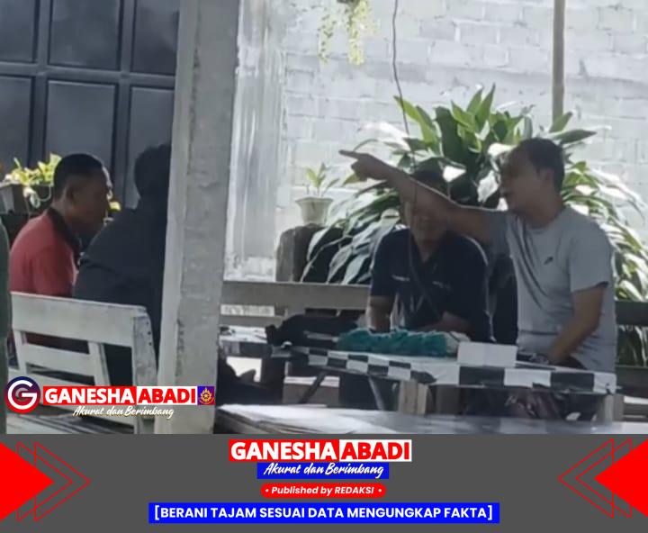 Diduga Cemari Kali Brantas, Pemilik Peternakan Ayam Gebrak Meja dan Bentak Jurnalis Saat Dikonfirmasi