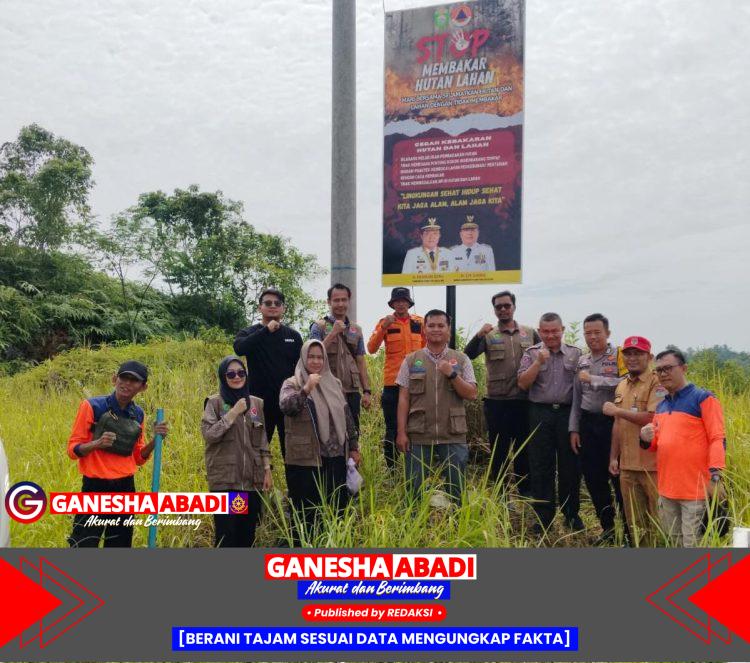 Cegah Karhutla, Bhabinkamtibmas dan Tim Gabungan Pasang Baliho di Titik Rawan Lubuklinggau