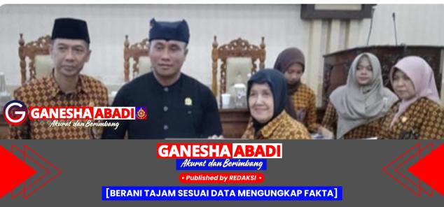 Ketua DPRD dan Ketua BK DPRD Banyuwangi Terima Penghargaan DHC BPK 45