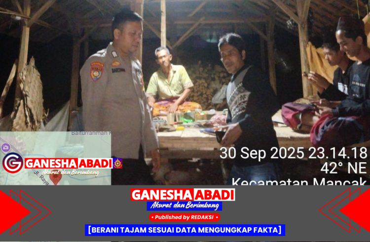 Bhabinkamtibmas Polsek Mancak Sambang Ponpes dan Tokoh Masyarakat di Desa Balekencana