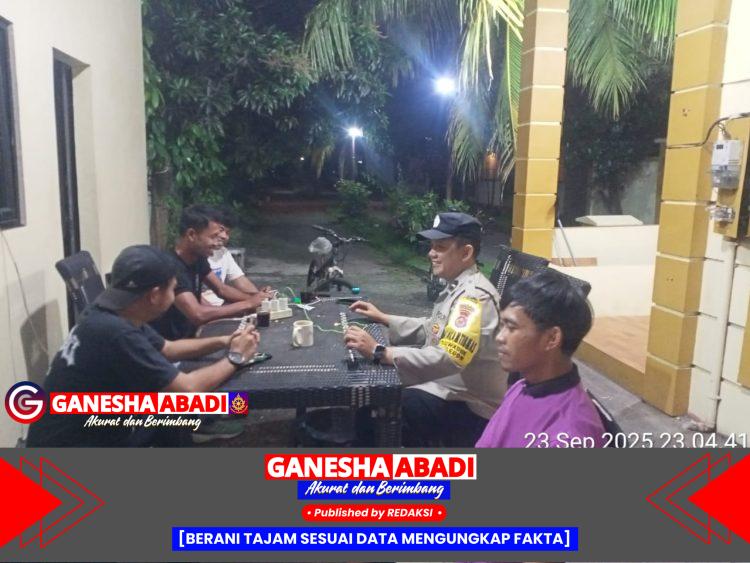 Bhabinkamtibmas Sambangi Ronda Malam, Ajak Warga Perkuat Kamtibmas