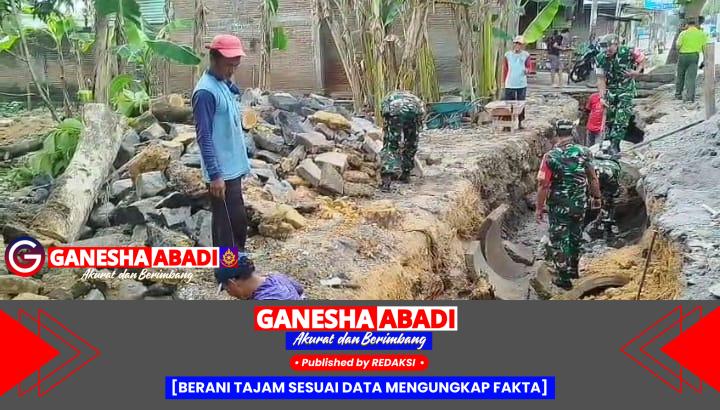 Babinsa Gelar Karya Bakti Pembuatan Talud Jalan, Wujud Kepedulian Perbaikan Infrastruktur