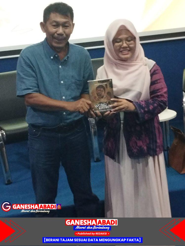 Peluncuran Buku “Wong Katrok Merambah Media” Sekaligus Ujian Skripsi Penulisnya