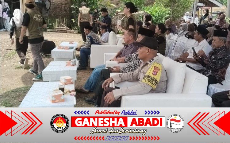 Melalui Tradisi Panjang Mulud, Bhabinkamtibmas dan Warga Cinangka Perkuat Nilai Kebersamaan dan Rasa Aman