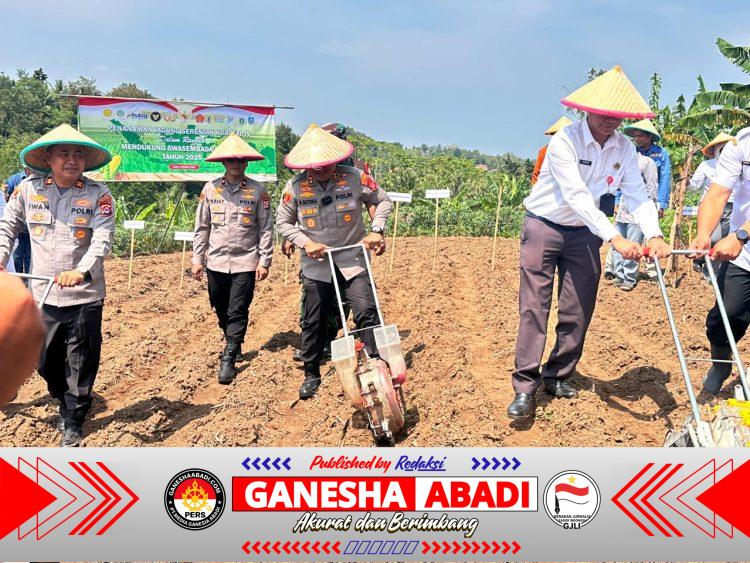 Polres Cilegon Dukung Program Ketahanan Pangan Nasional, Kapolres Ikuti Zoom Meeting Bersama Presiden RI