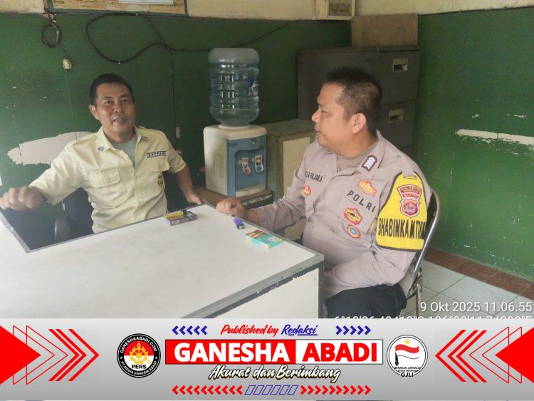 Bhabinkamtibmas Desa Bojong Sosialisasikan Layanan Kepolisian 110 kepada Keamanan Lingkungan